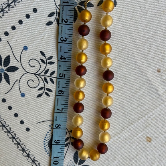 Yellow and dark red glass bead necklace - Picture 2 of 2